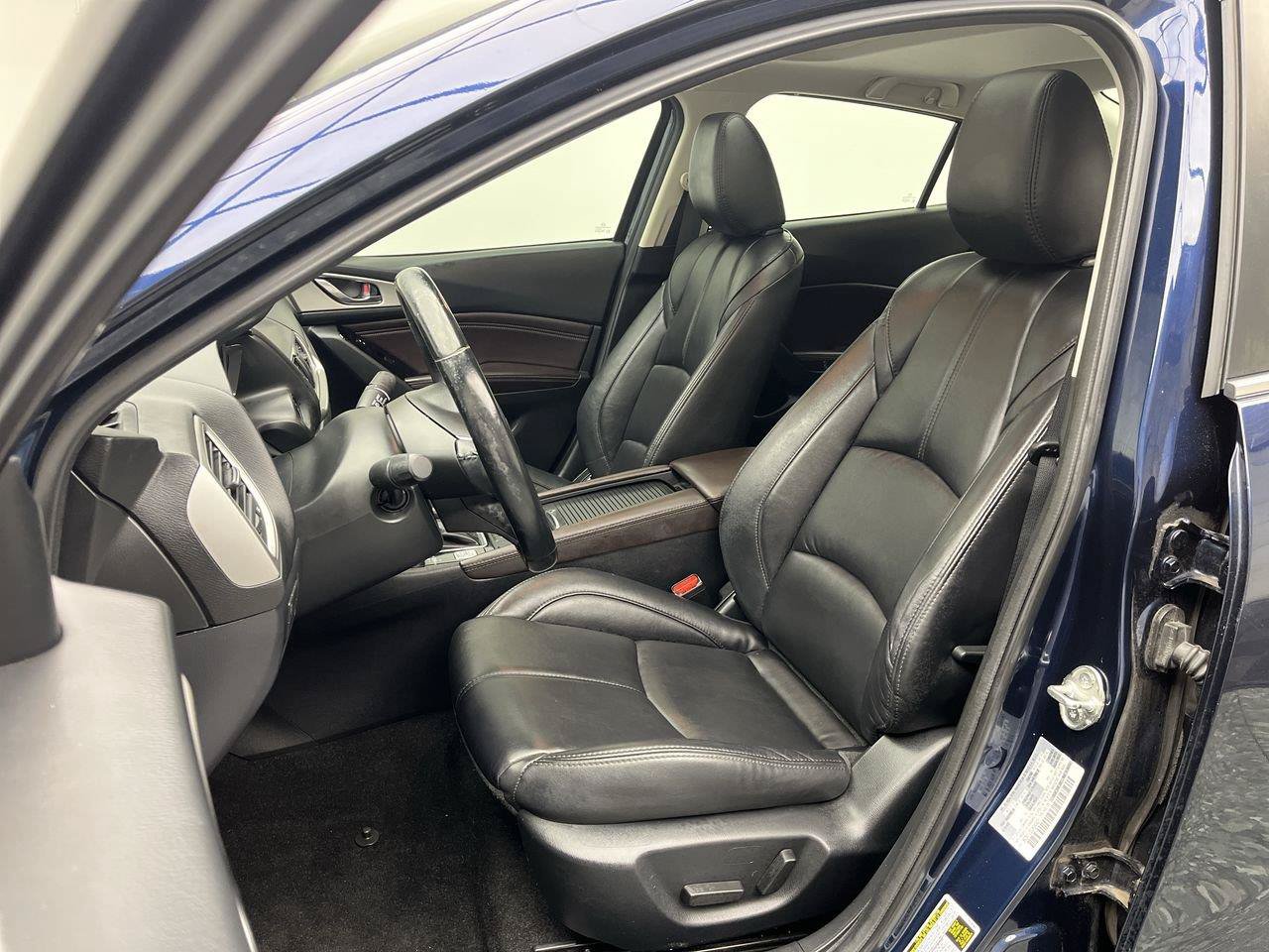 Used 2018 MAZDA MAZDA3 Touring FWD image 8