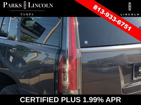 Used 2018 Cadillac Escalade Luxury AWD/4WD image 7