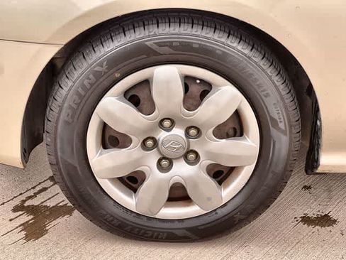 Used 2008 Hyundai Elantra Sedan FWD image 9