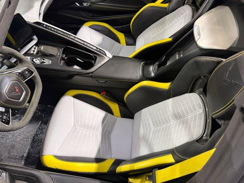 Used 2021 Chevrolet Corvette Stingray Premium Conv w/ Z51 Performance Package image 28