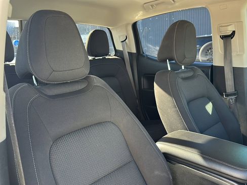 Used 2022 Chevrolet Colorado LT w/ LT Convenience Package image 23