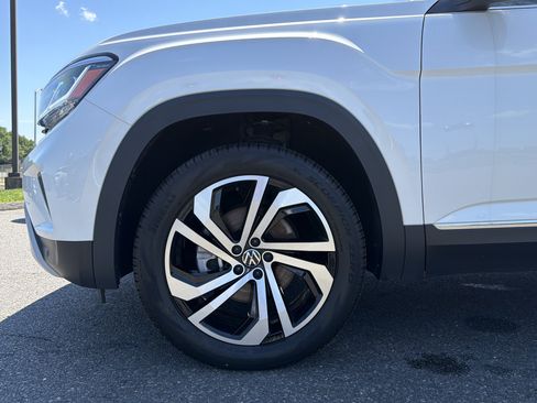 Certified 2023 Volkswagen Atlas SEL AWD/4WD image 12