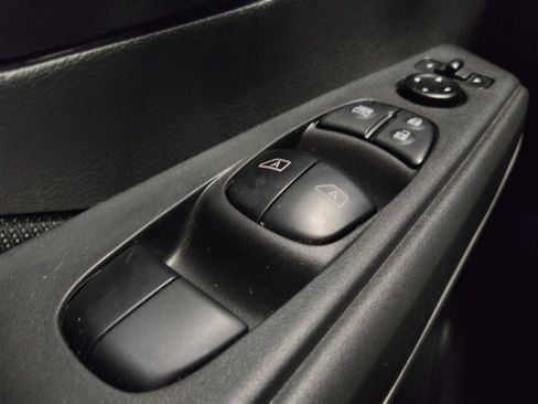 Used 2024 Nissan Kicks S FWD image 27