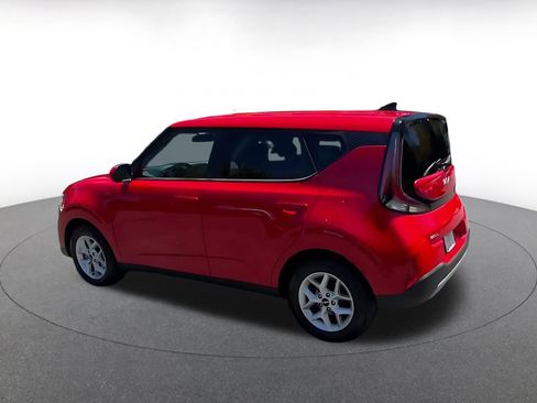 Used 2025 Kia Soul LX w/ LX Technology Package FWD image 10