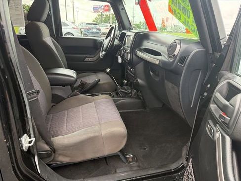 Used 2012 Jeep Wrangler Unlimited Sport AWD/4WD image 31