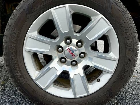 Used 2018 GMC Sierra 1500 SLE w/ SLE Value Package AWD/4WD image 11
