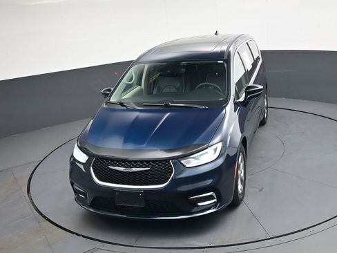 Used 2024 Chrysler Pacifica Limited image 34