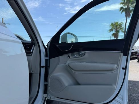 Used 2016 Volvo XC90 T6 Momentum w/ Momentum Plus Package AWD/4WD image 33
