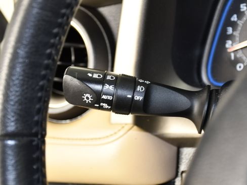 Used 2013 Toyota RAV4 Limited image 22