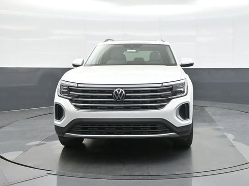 New 2026 Volkswagen Atlas SE FWD image 2