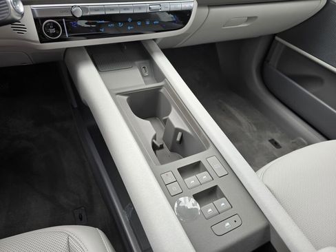 New 2025 Hyundai Ioniq 6 SEL image 23