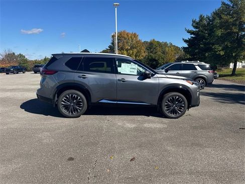 New 2026 Nissan Rogue Platinum image 3