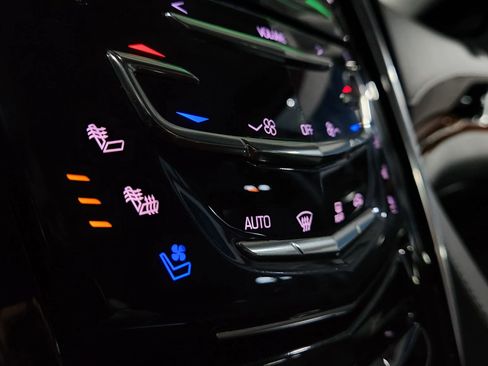 Used 2020 Cadillac Escalade Luxury image 42