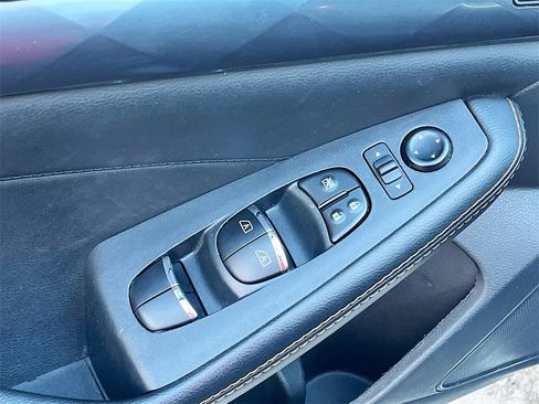 Used 2022 Nissan Maxima SR w/ Sport Mat Group image 18