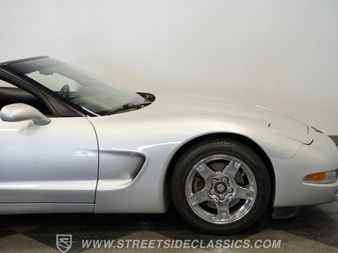 Used 1998 Chevrolet Corvette Convertible w/ Performance Handling Pkg RWD image 37