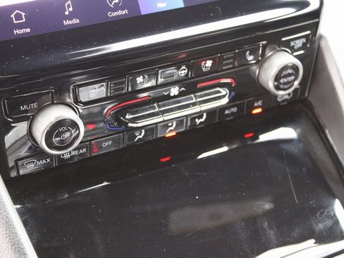 Used 2022 Jeep Grand Cherokee L Overland w/ MOPAR Finishing Package image 28