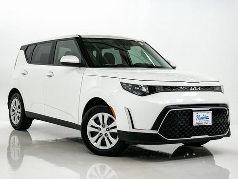 Used 2023 Kia Soul LX image 5