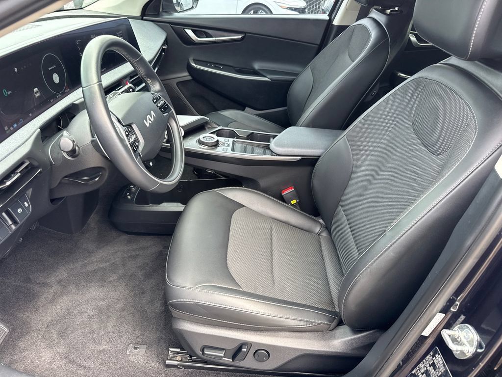 Used 2023 Kia EV6 Light RWD image 23