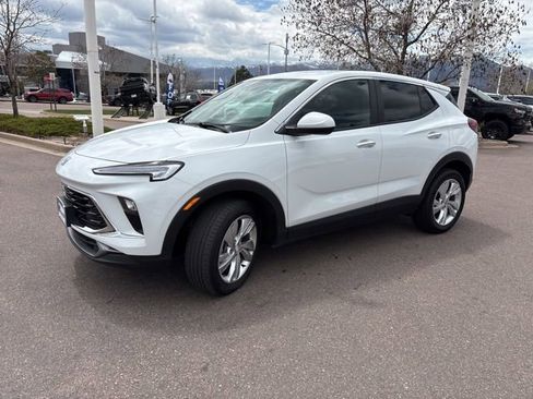 Certified 2025 Buick Encore GX Preferred AWD/4WD image 3