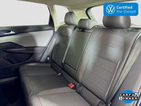 Used 2024 Volkswagen Taos SE image 23