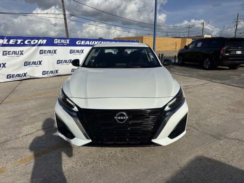 Used 2025 Nissan Altima 2.5 SV FWD image 4