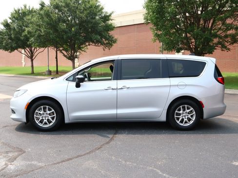 Used 2024 Chrysler Voyager LX FWD image 30