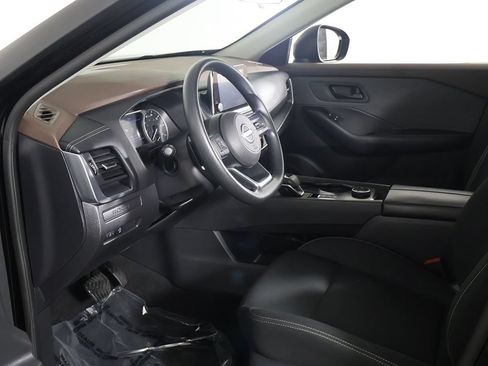 Used 2023 Nissan Rogue S AWD/4WD image 19
