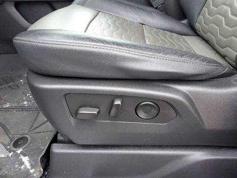 Used 2023 Chevrolet Silverado 1500 ZR2 image 6