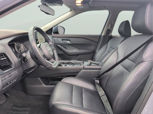 Used 2023 Nissan Rogue SL w/ SL Premium Package image 13