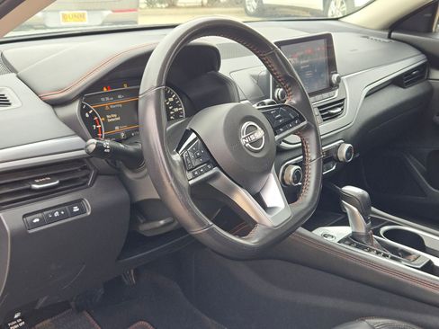 Used 2023 Nissan Altima 2.5 SR image 10