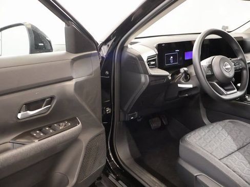 New 2026 Nissan Kicks SV w/ SV Premium Package AWD/4WD image 8