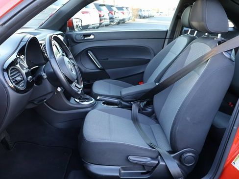 Used 2019 Volkswagen Beetle 2.0T S image 22