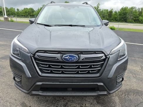 Used 2023 Subaru Forester Limited AWD/4WD image 3