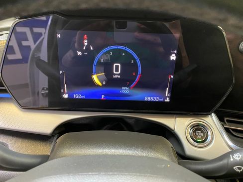 Used 2025 Chevrolet Trax LT FWD image 34