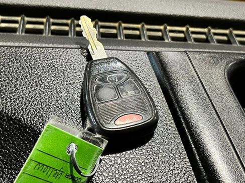 Used 2015 Jeep Wrangler Unlimited Rubicon w/ Connectivity Group image 38