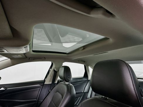 Used 2024 Volkswagen Jetta SE FWD image 23