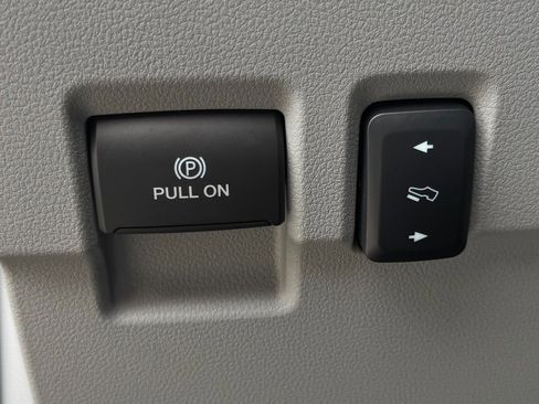 Used 2024 Ford F450 Limited w/ FX4 Off-Road Package image 19