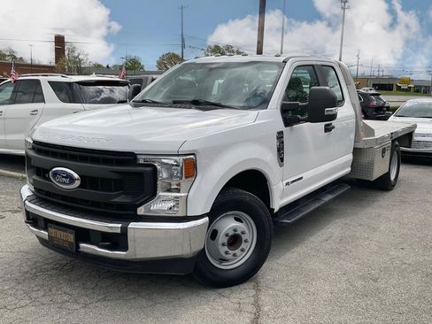Used 2020 Ford F350 XL w/ Power Equipment Group RWD image 3