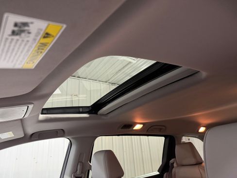 Used 2024 Honda Odyssey EX-L image 12