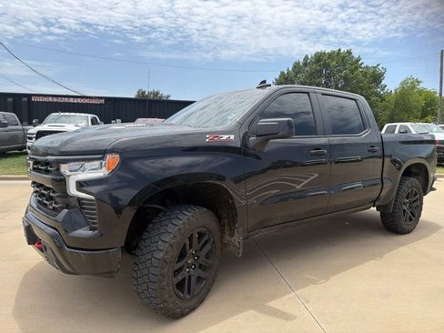 Used 2025 Chevrolet Silverado 1500 LT Trail Boss w/ Convenience Package II AWD/4WD image 8