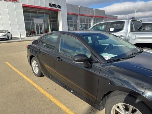 Used 2025 Toyota Camry LE image 6