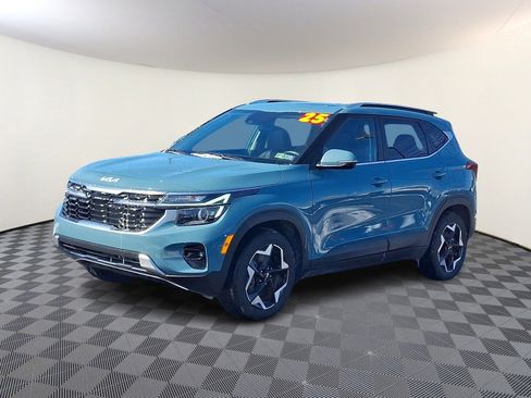 Used 2025 Kia Seltos EX w/ EX Sunroof Package image 3