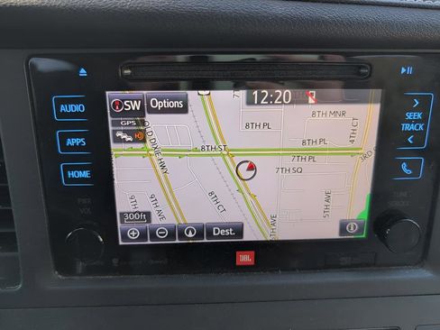 Used 2017 Toyota Sienna L image 23