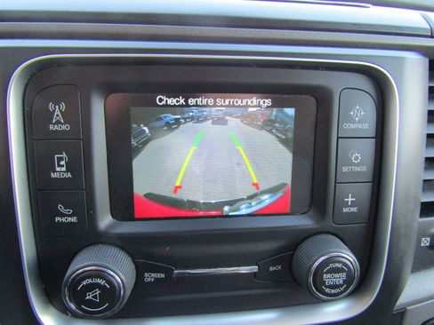 Used 2018 RAM 2500 Tradesman w/ Chrome Appearance Group image 33