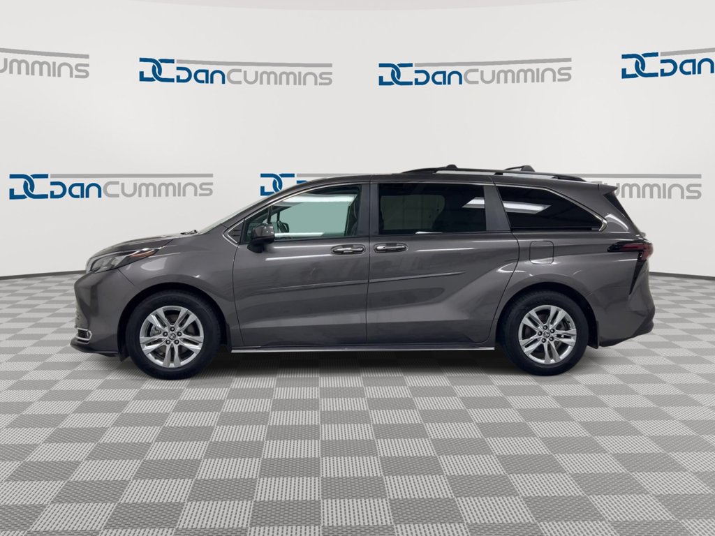 Used 2024 Toyota Sienna XLE w/ XLE Plus Package AWD/4WD image 5