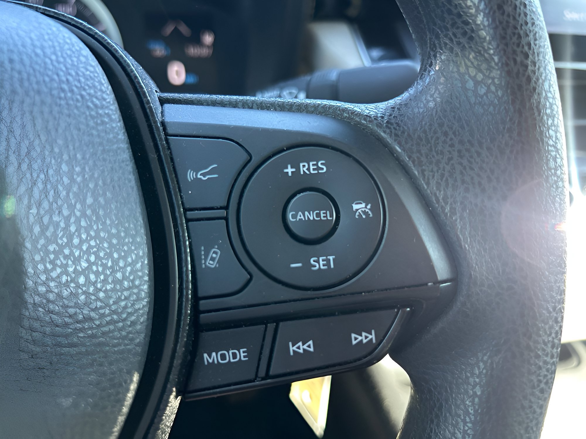 Used 2021 Toyota Corolla LE w/ Carpet Mat Package (TMS) FWD image 23