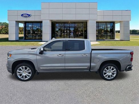 Used 2024 Chevrolet Silverado 1500 High Country w/ Technology Package AWD/4WD image 7