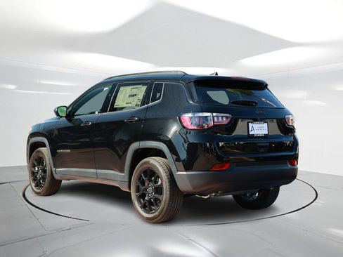New 2026 Jeep Compass Latitude image 2
