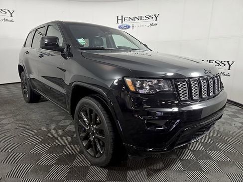 Used 2021 Jeep Grand Cherokee Laredo X AWD/4WD image 4