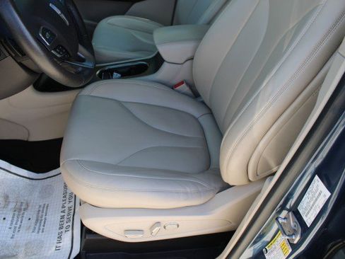 Used 2018 Lincoln MKC Premiere FWD image 8